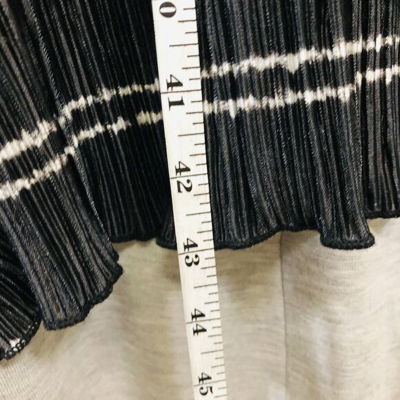 LuLaRoe Shirley Satin Kimono Size S Gray And White - Picture 8 of 8